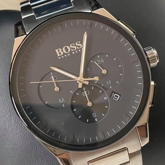 Hugo Boss Men’s Peak Chronograph Watch
Case Size: 44mm
MSRP: $598 - Picture 2 of 10